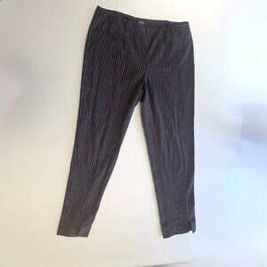 Victoria's Secret Body By Victoria Pinstriped Black & White Cropped Pants Size 4
